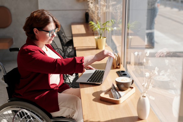 Au Québec, les personnes en situation d'handicap ne réclament pas les subventions auxquelles elles ont droit pour améliorer leur condition financière 