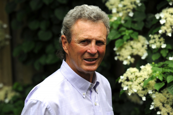 Lymphome Canada annonce la nomination d'une légende du hockey, Paul Henderson, au poste de gouverneur honoraire