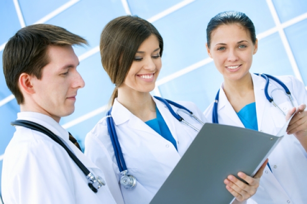 Un guide conjoint pour mieux encadrer les certificats médicaux au travail au Québec