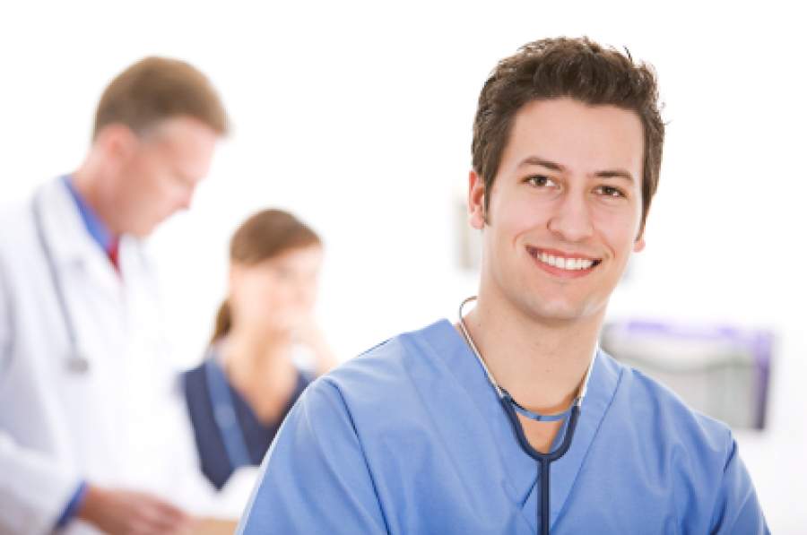 Québec conclut une entente de 5 ans avec les médecins spécialistes pour améliorer l’accès aux soins