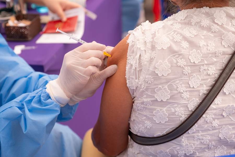 Vaccination au Québec : qui peut recevoir gratuitement les vaccins contre la grippe, la COVID-19 et le VRS?